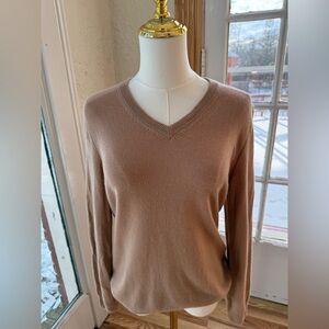 CASHMERE (mongolian) new sweater (never worn-no tags) size M